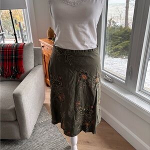 Cleo Petites Embroidered Midi Skirt 🌿